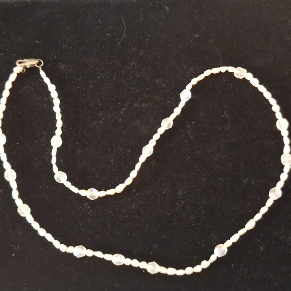 RICE PEARL FRESHWATER NECKLACE With Opalescent Glass Beads - Picture 2 of 4